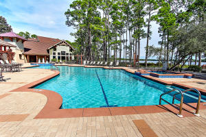 WILD HERON LAKESIDE LODGE - Residential
