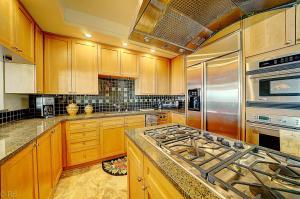 WILD HERON LAKESIDE LODGE - Residential