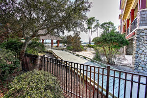 WILD HERON LAKESIDE LODGE - Residential