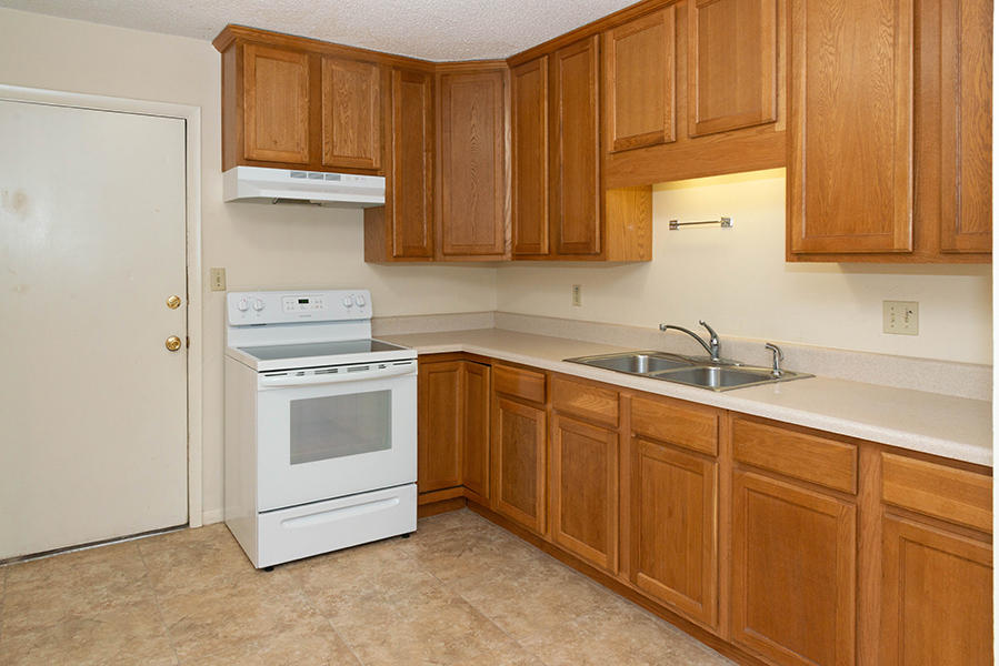 FOREST HEIGHTS - Residential Lease