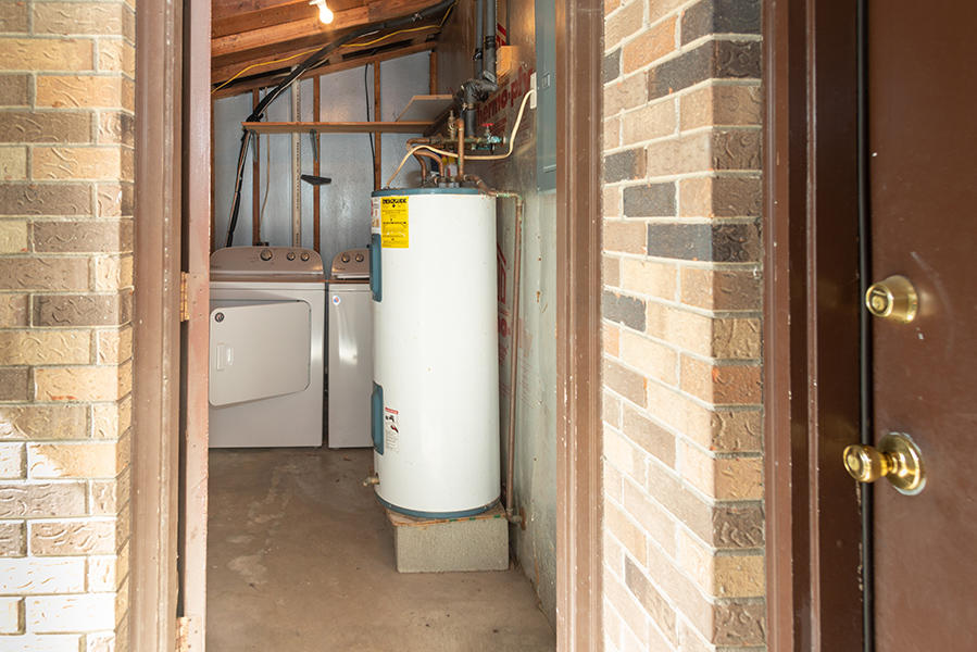 FOREST HEIGHTS - Residential Lease