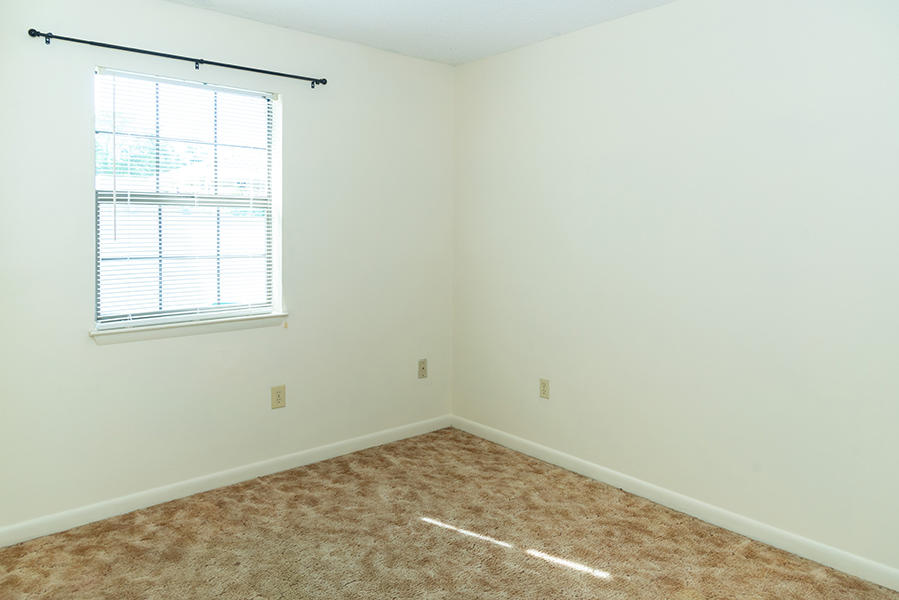 FOREST HEIGHTS - Residential Lease