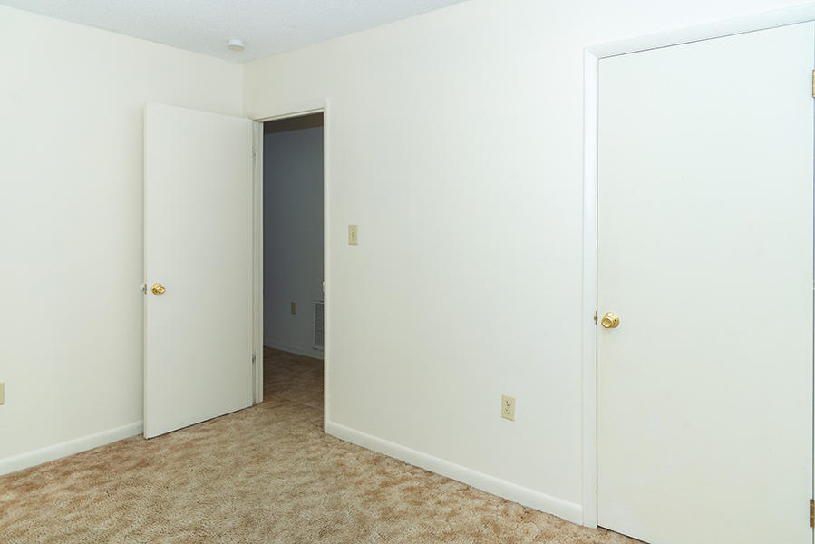 FOREST HEIGHTS - Residential Lease