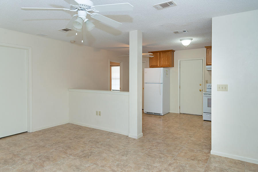 FOREST HEIGHTS - Residential Lease