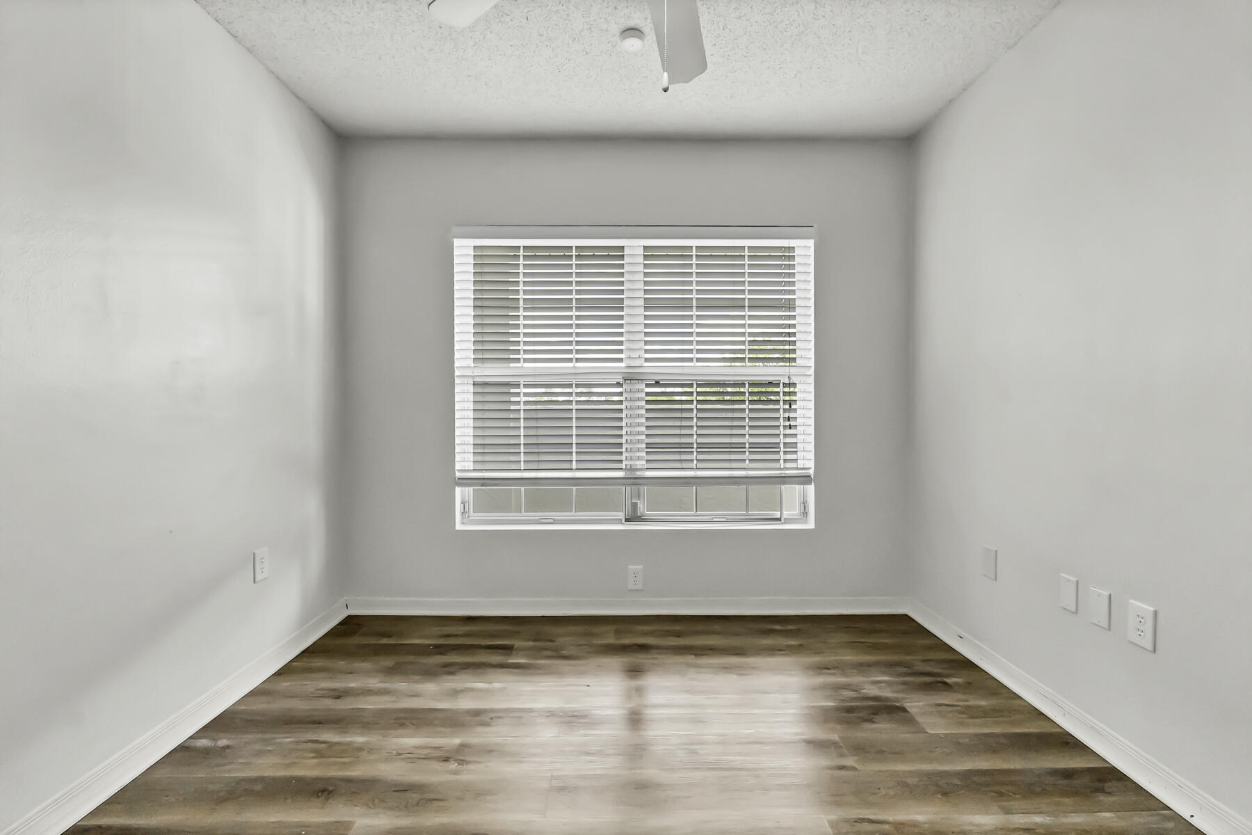 THE FLORIDA CLUB - Residential Lease