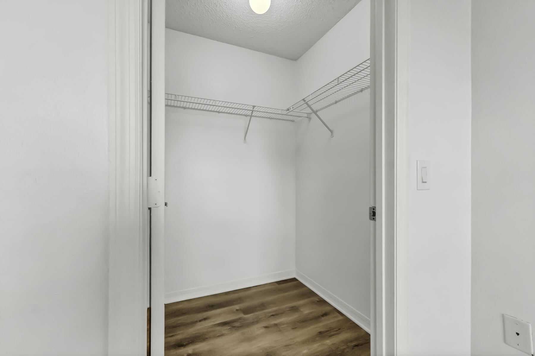 THE FLORIDA CLUB - Residential Lease