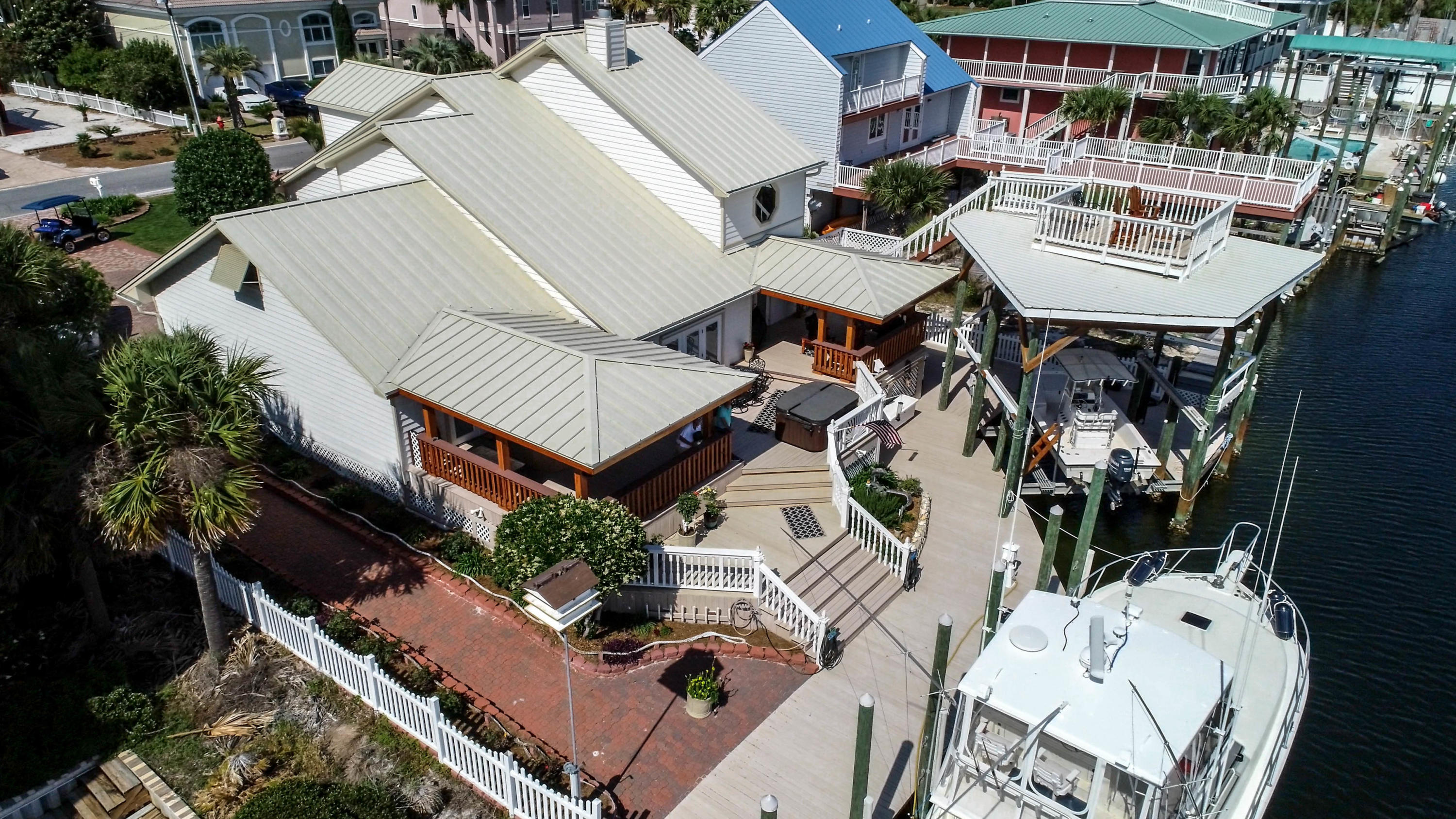 HOLIDAY ISLE - Residential