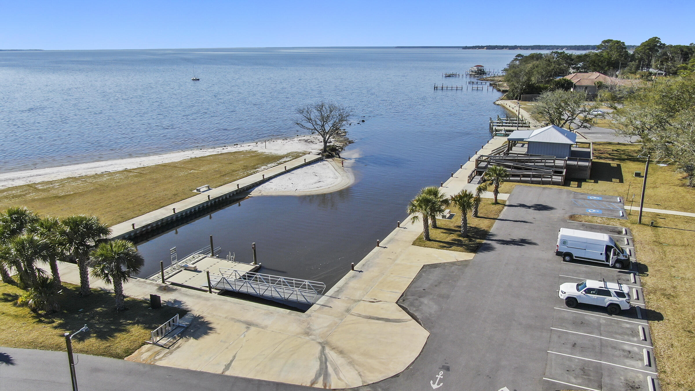 BAY GROVE - Residential