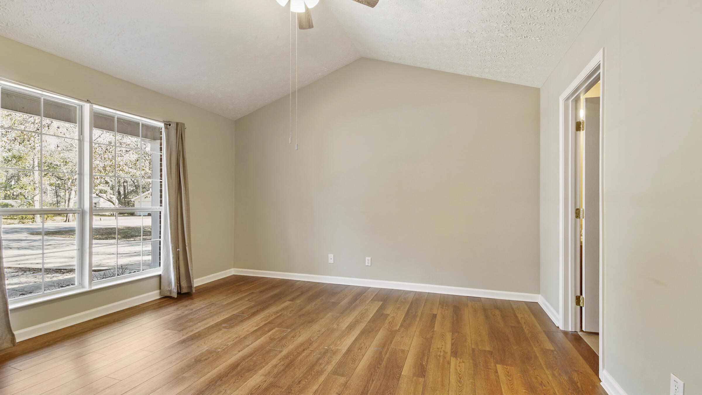 BAY GROVE - Residential