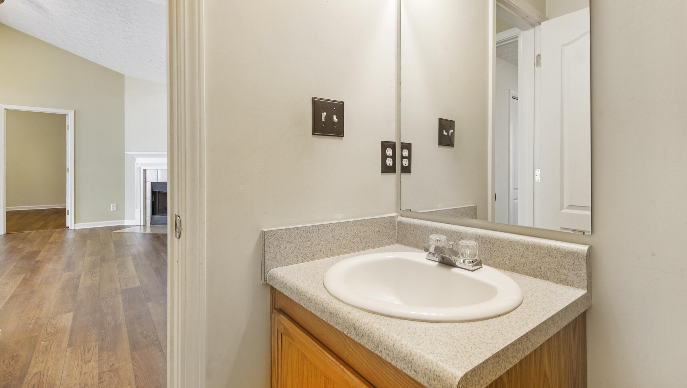 BAY GROVE - Residential