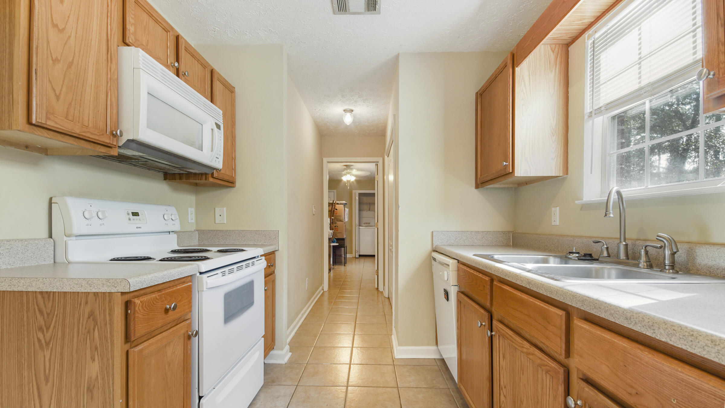 BAY GROVE - Residential