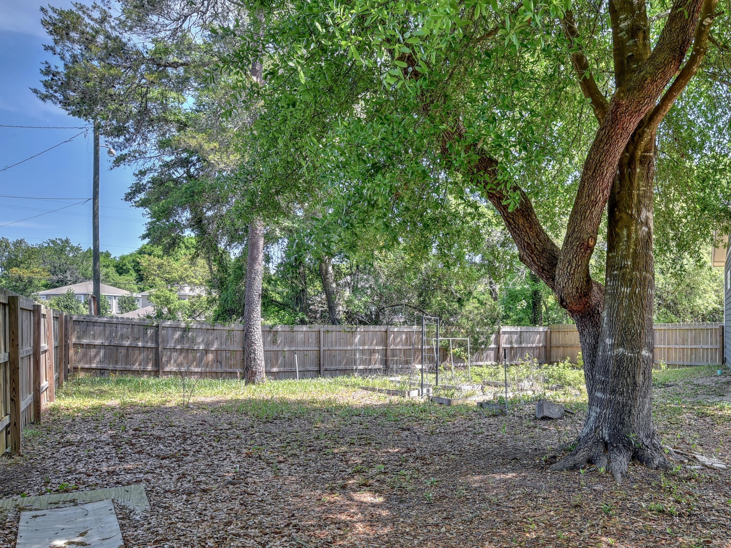 BAYOU WOODS - Residential