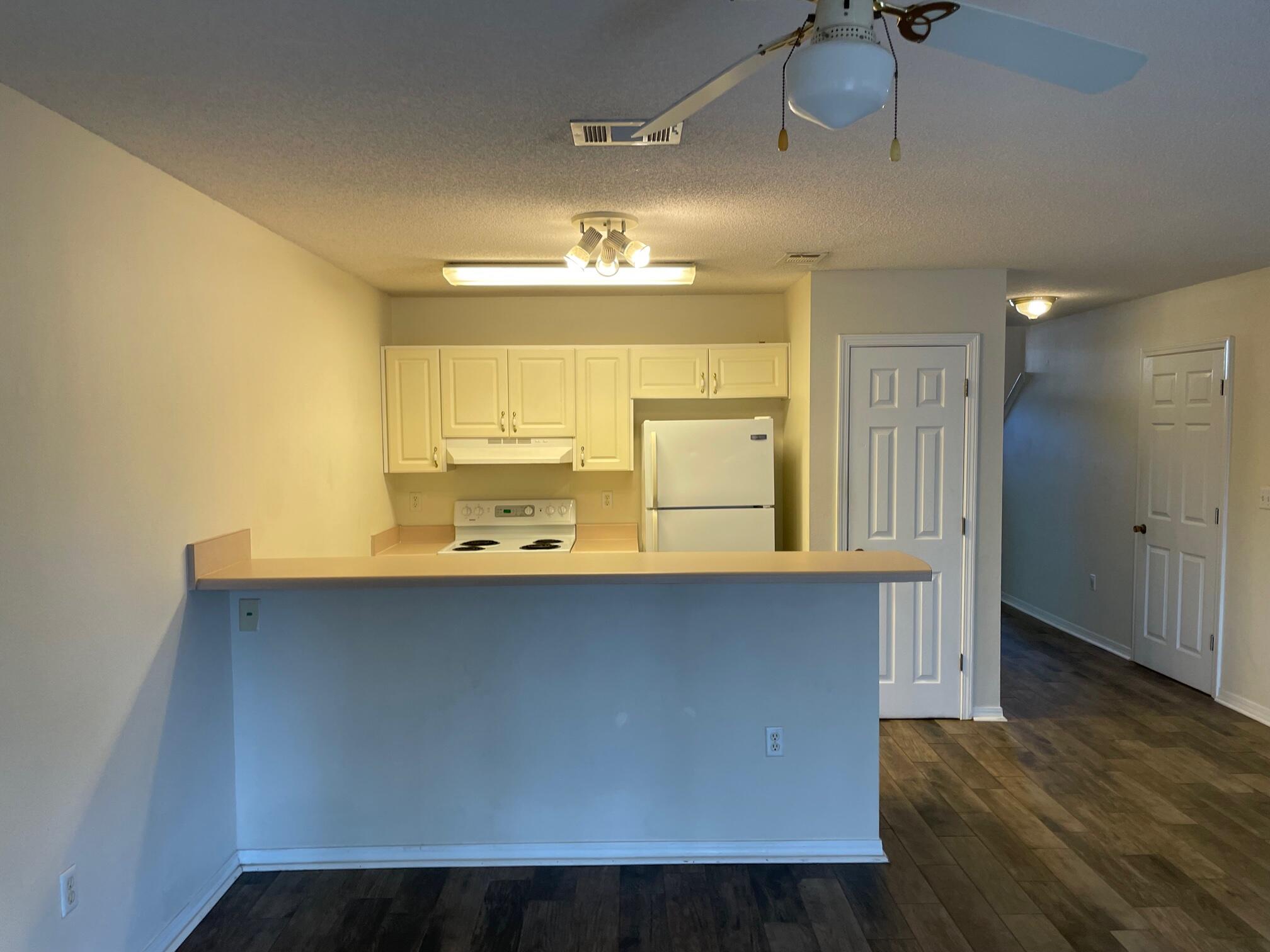 DOMENICAS COVE T/H - Residential