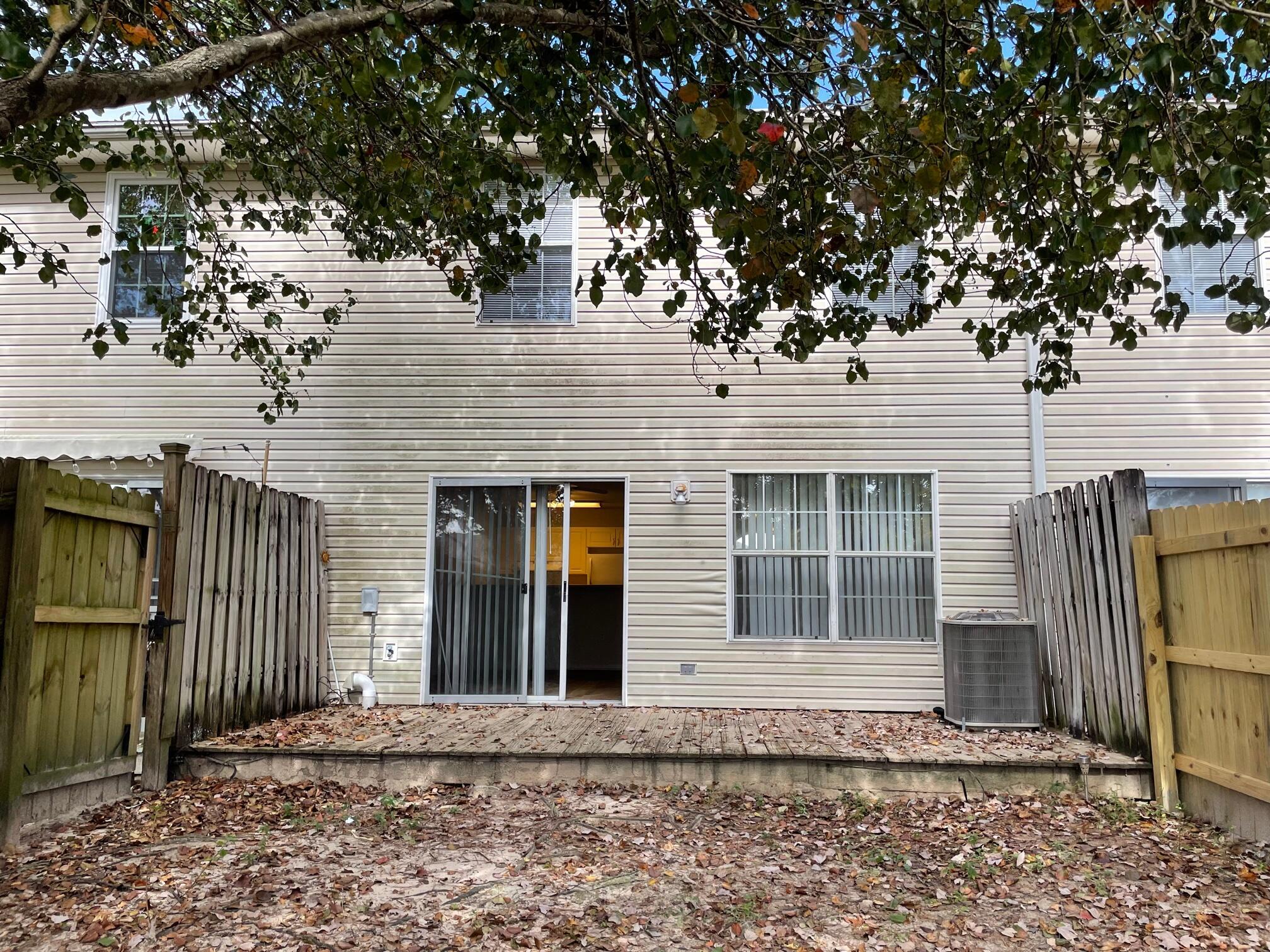 DOMENICAS COVE T/H - Residential