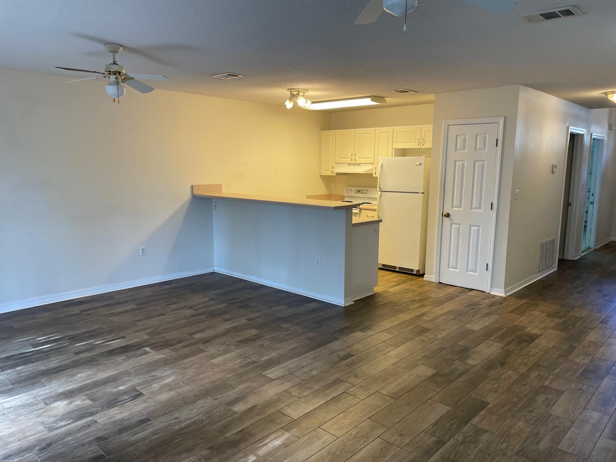 DOMENICAS COVE T/H - Residential