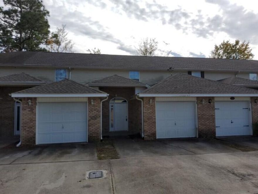 2 Bedroom / 2.5 Bath Townhome with 1 Car Garage in Mary Esther, Close to Hurlburt Field! Features include: 2017 Dimensional Shingle Roof / 2017 AC / Open Floor Plan / Inside Laundry Room / 1 Car Garage / Privacy Fenced Back Yard / Both Bedrooms have their own en-suite Bathrooms / Downstairs Half Bath. Approx 6 miles to Hurlburt Field! Buyer to verify all information dimensions.