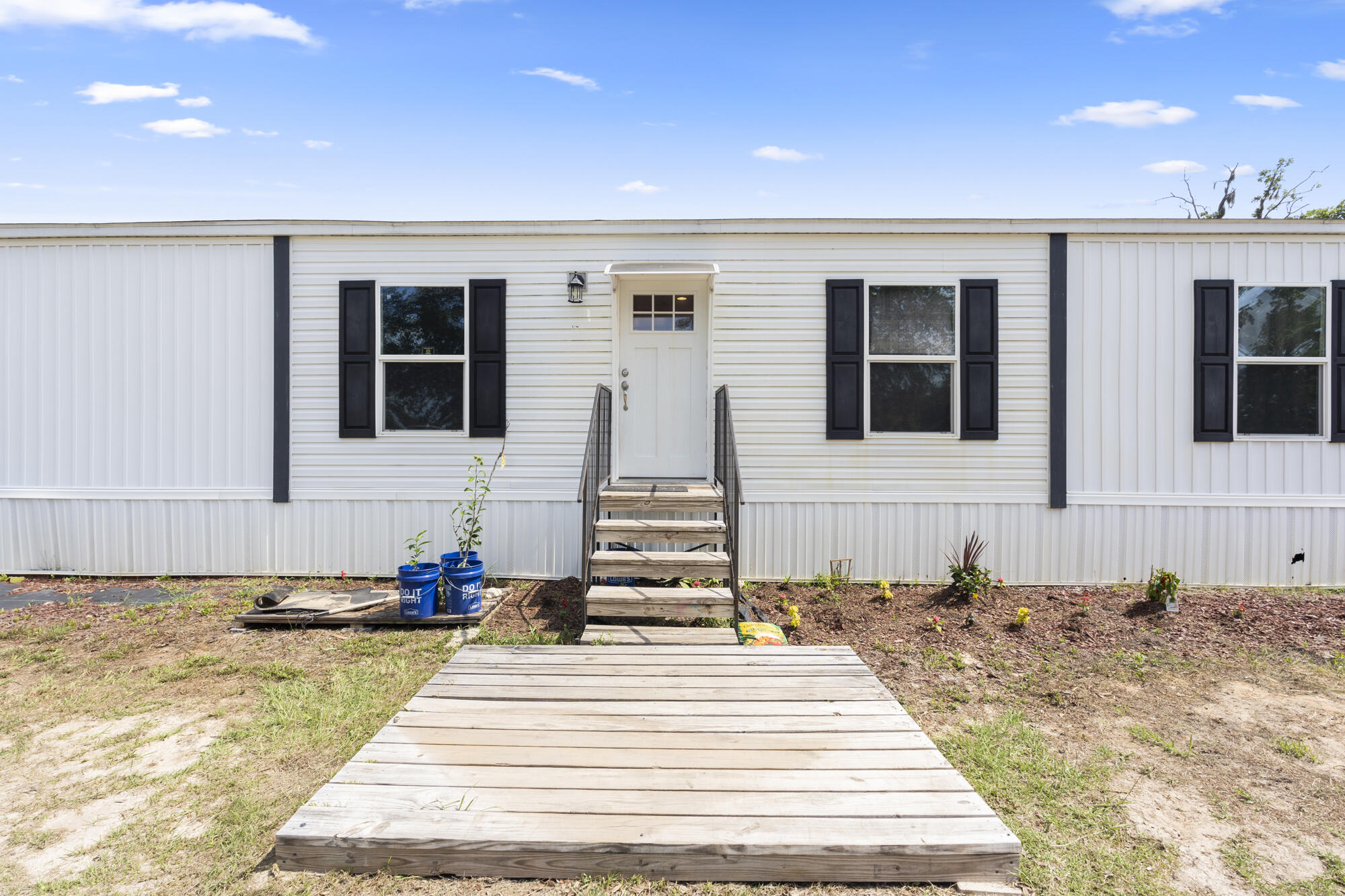 NO RECORDED SUBDIVISION - Residential