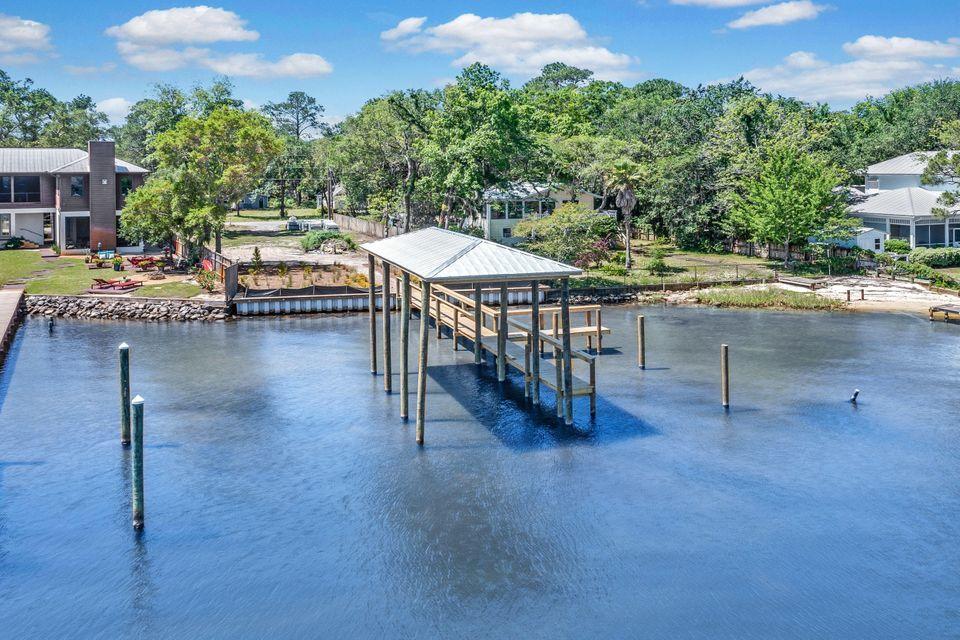 TURQUOISE BEACH - Land