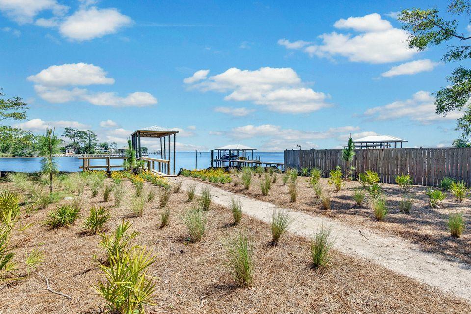 TURQUOISE BEACH - Land