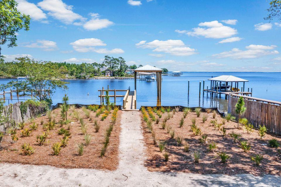 TURQUOISE BEACH - Land