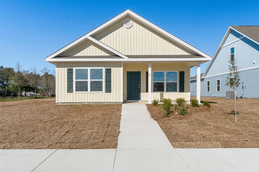 The Owl's Head community is conveniently located off of Highway 331 in Freeport.  We are only 8 miles to Interstate 10, and 16 miles to beautiful beaches and Highway 30 A.  We offer 6 floor plans, 3 and 4 bedrooms.  All homes have rear entry garages.  This community offers a community area with paved walking trails and a spring fed lake. | The Porter plan is an open floor plan with 3 Bedrooms, and 2 bathrooms. It has a covered front porch. The primary bathroom has a separate shower and large soaking tub.