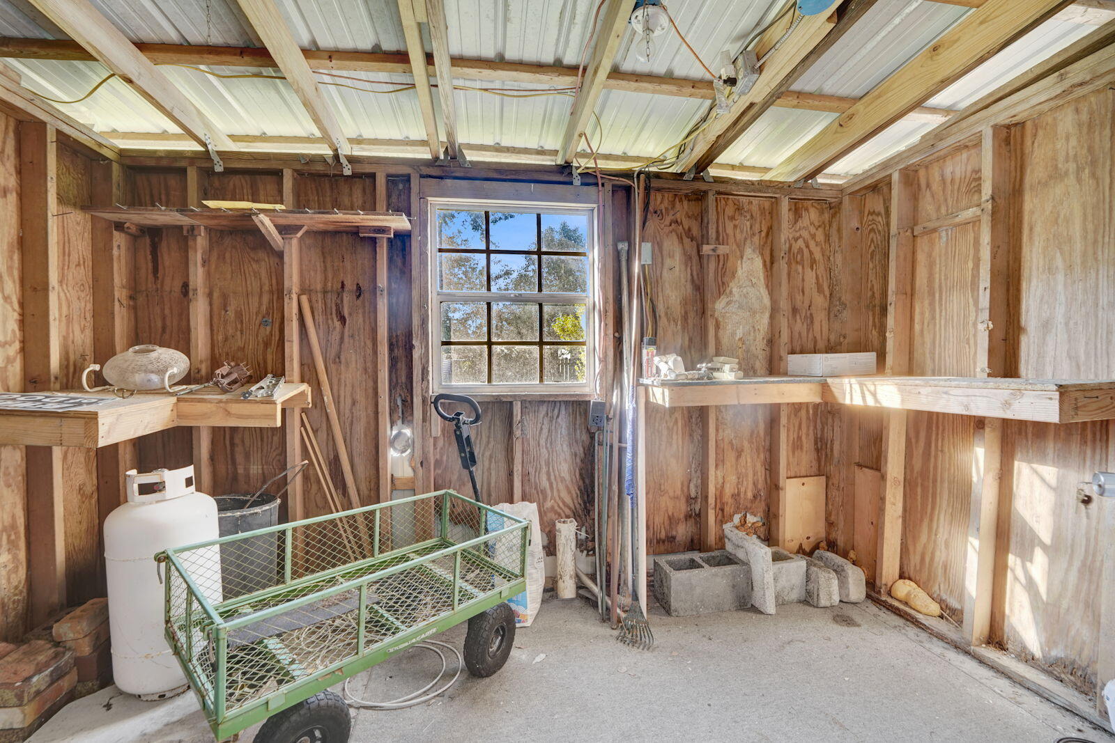 NO RECORDED SUBDIVISION - Residential