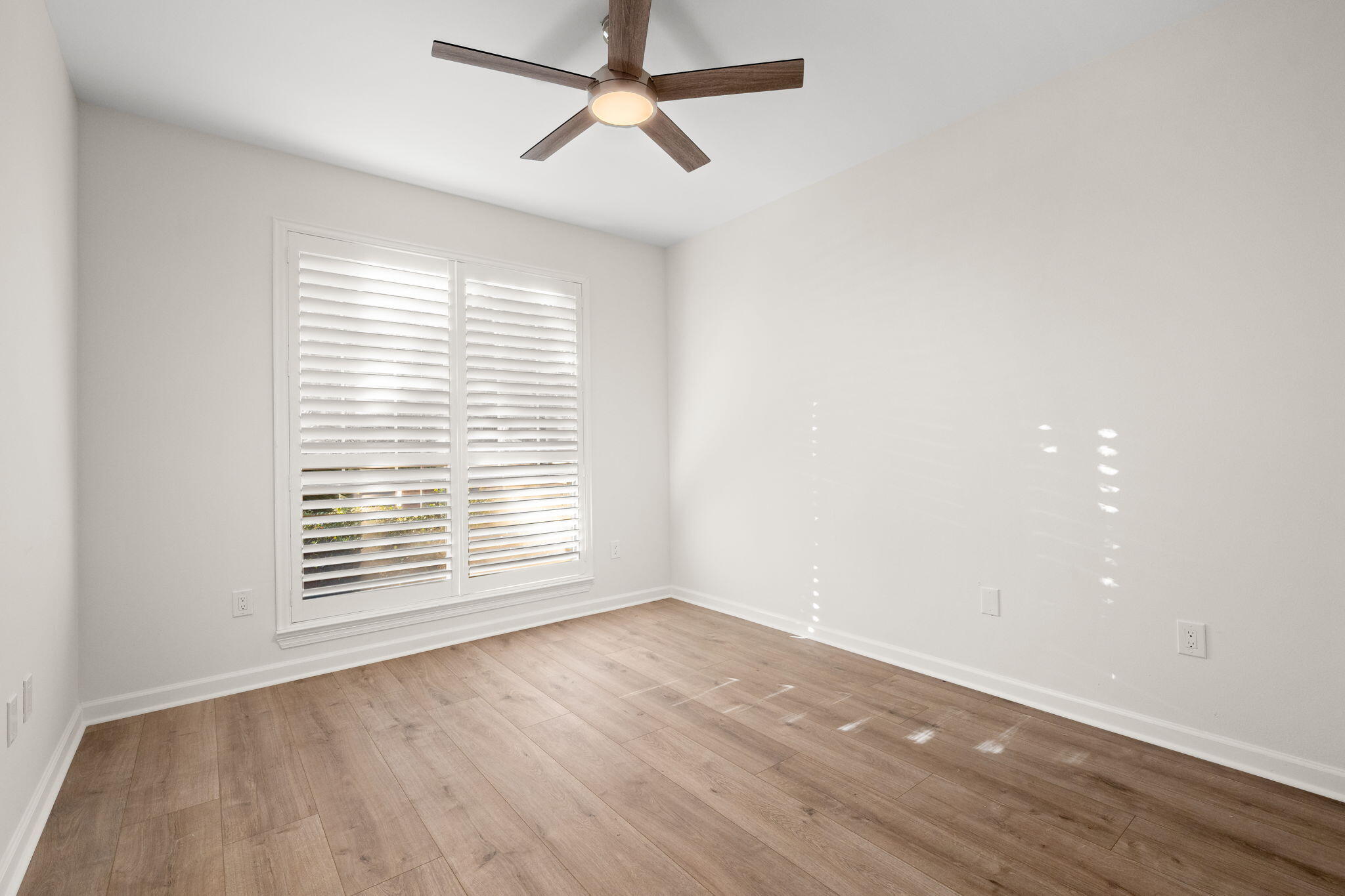 ESCADA - Residential Lease