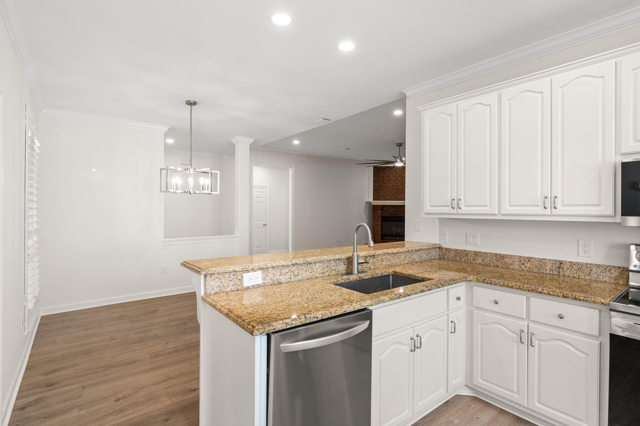 ESCADA - Residential Lease