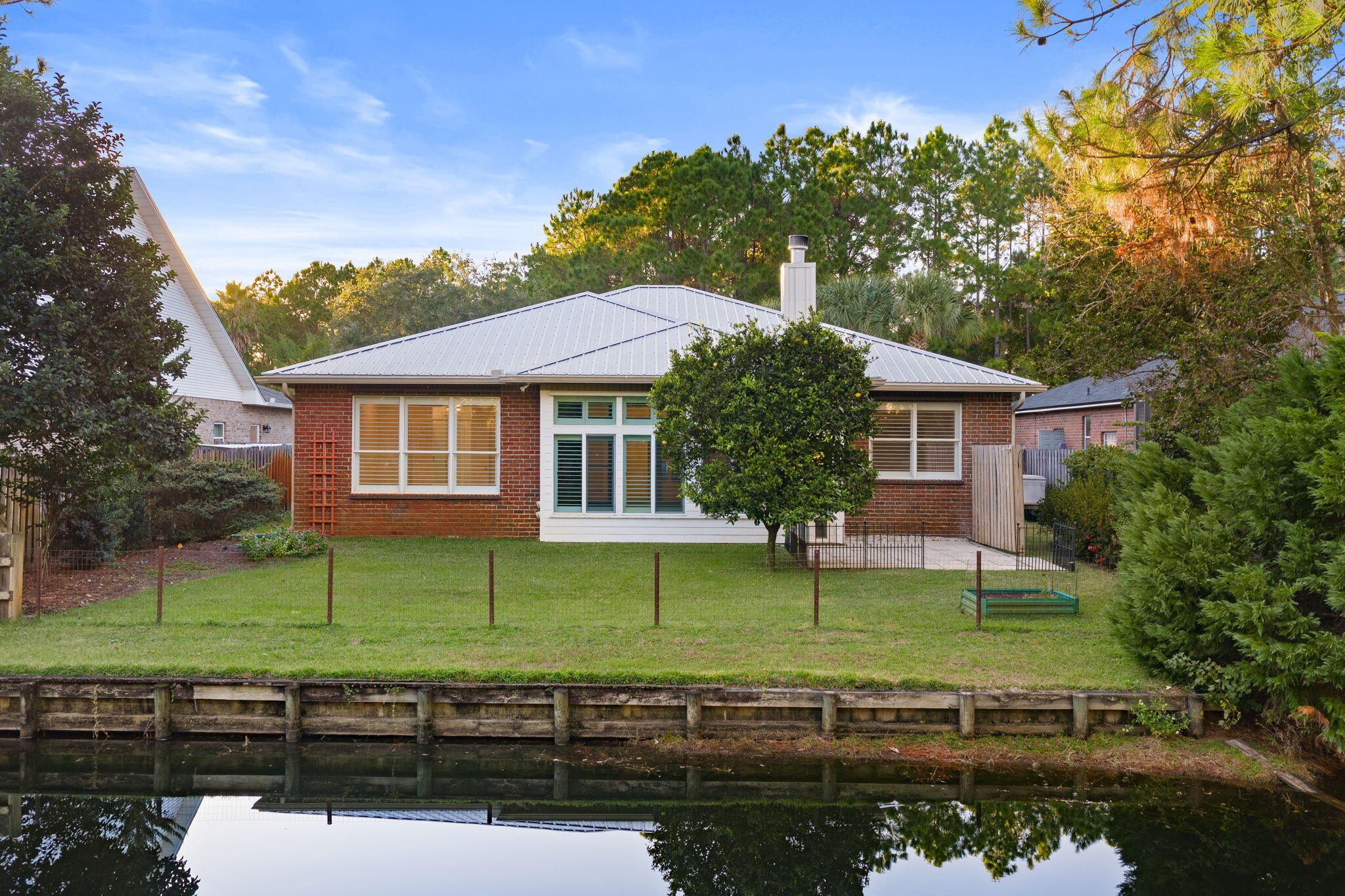 ESCADA - Residential Lease