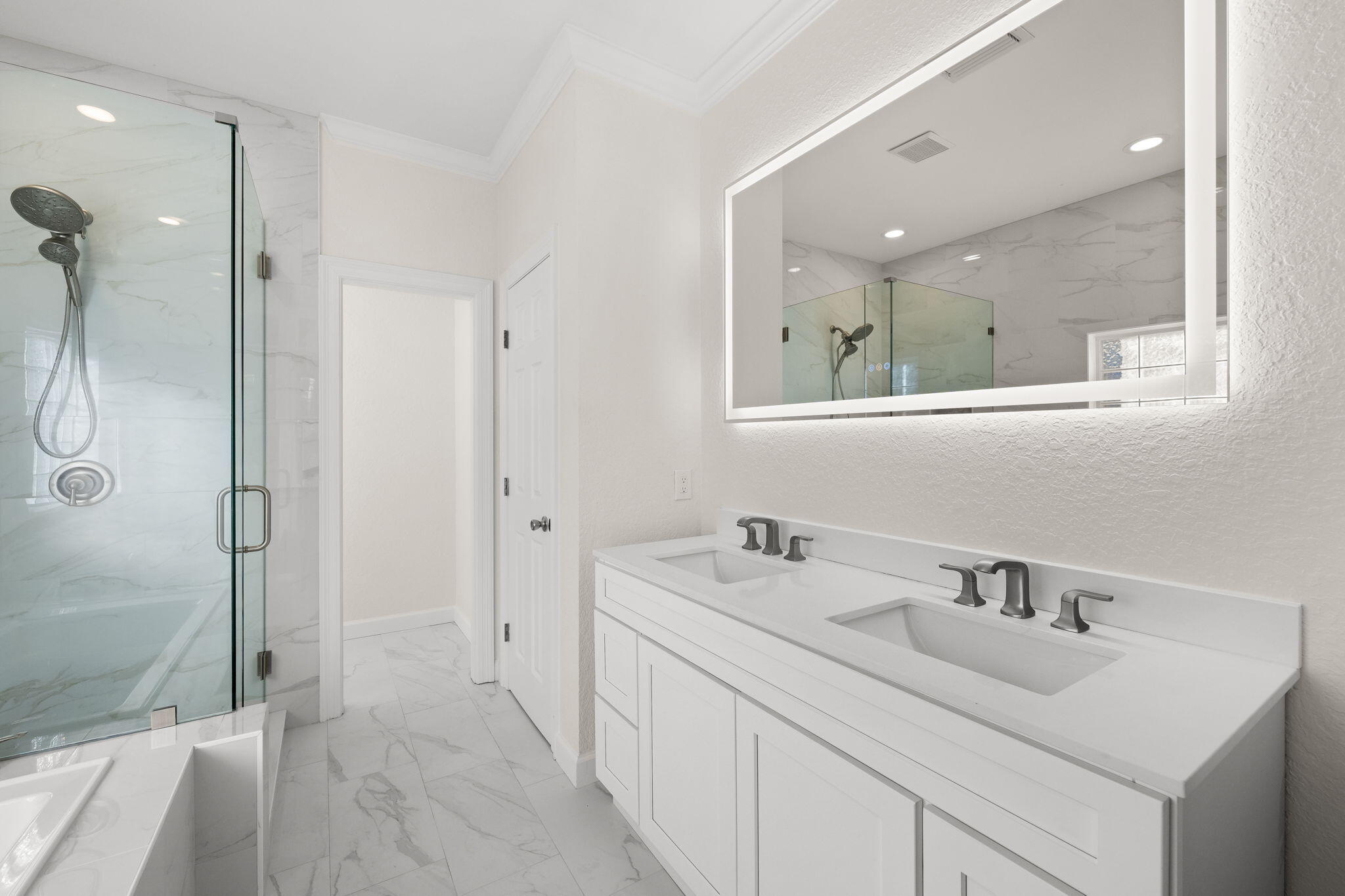 ESCADA - Residential Lease