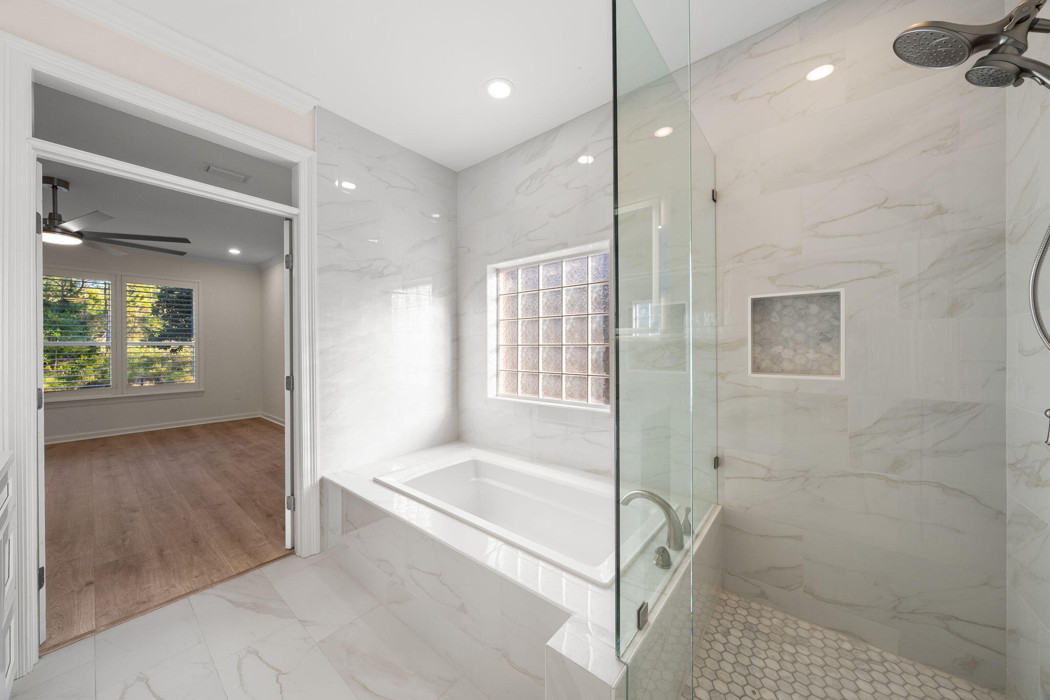 ESCADA - Residential Lease