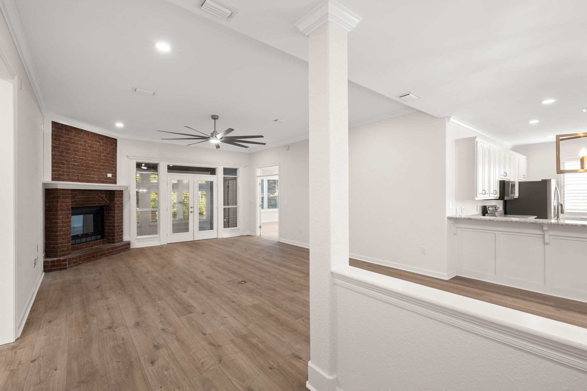 ESCADA - Residential Lease