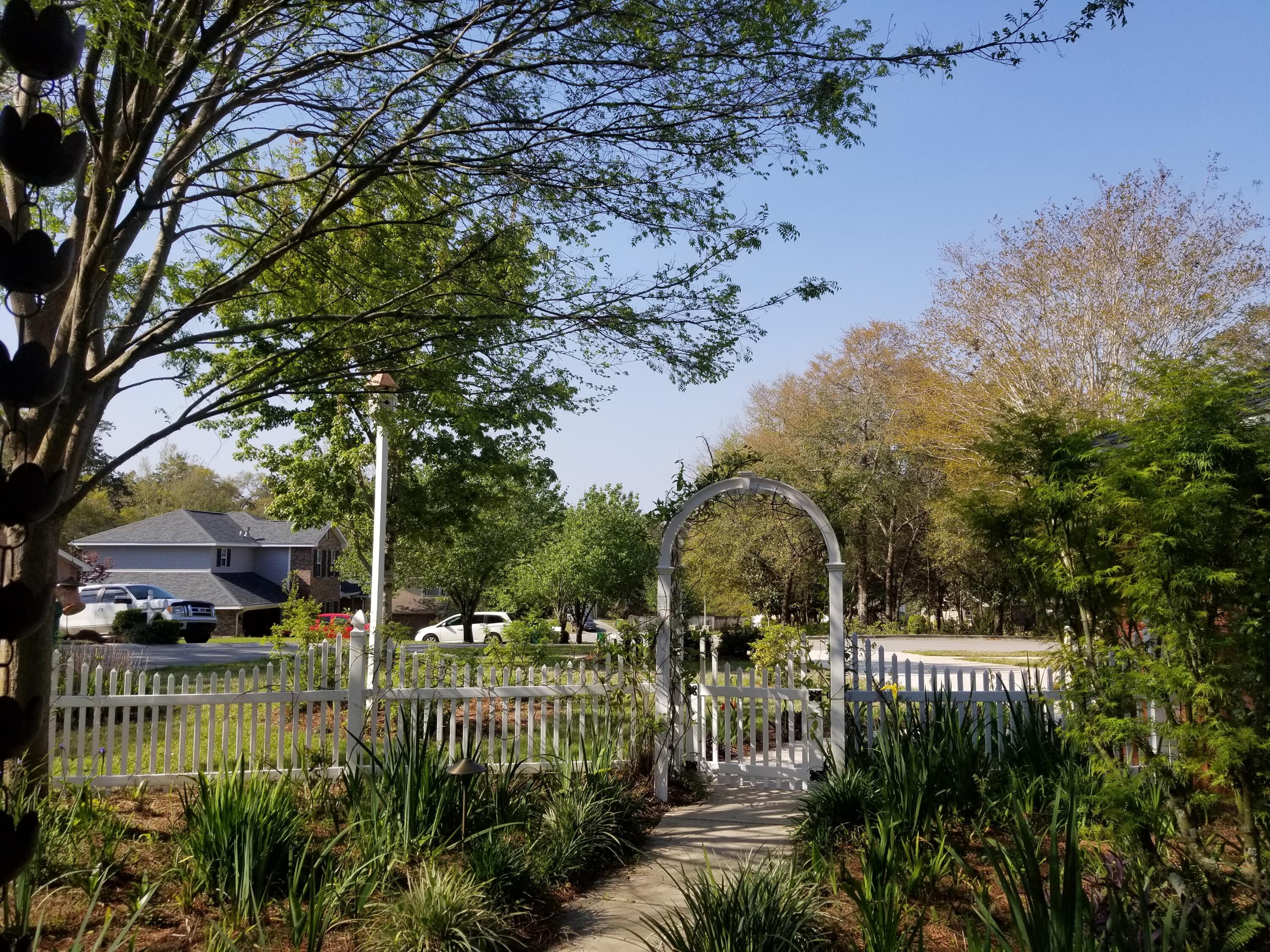 ROCKY,LAKEWAY,FAIRWY - Residential