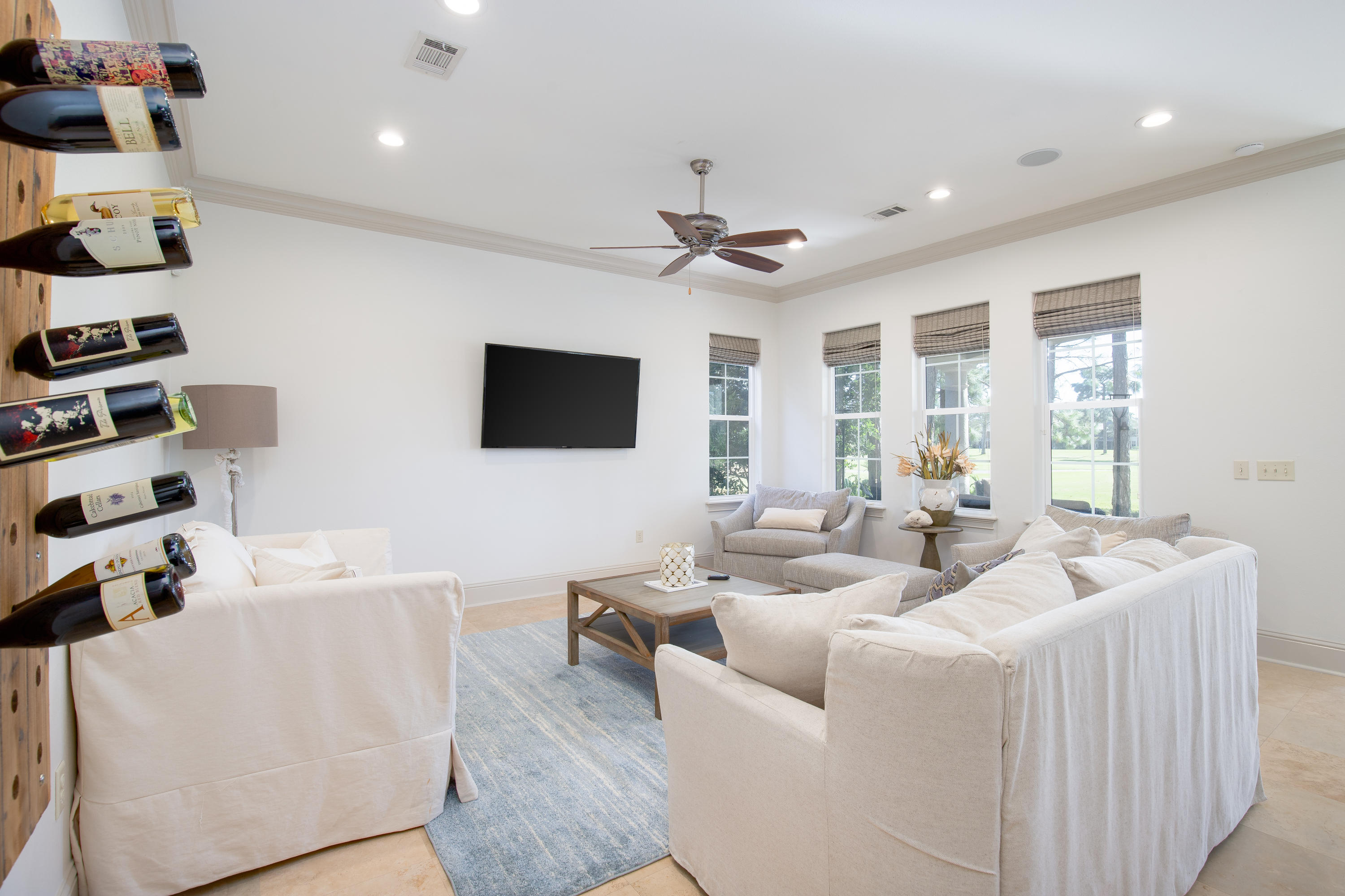 VILLA LAGO - Residential