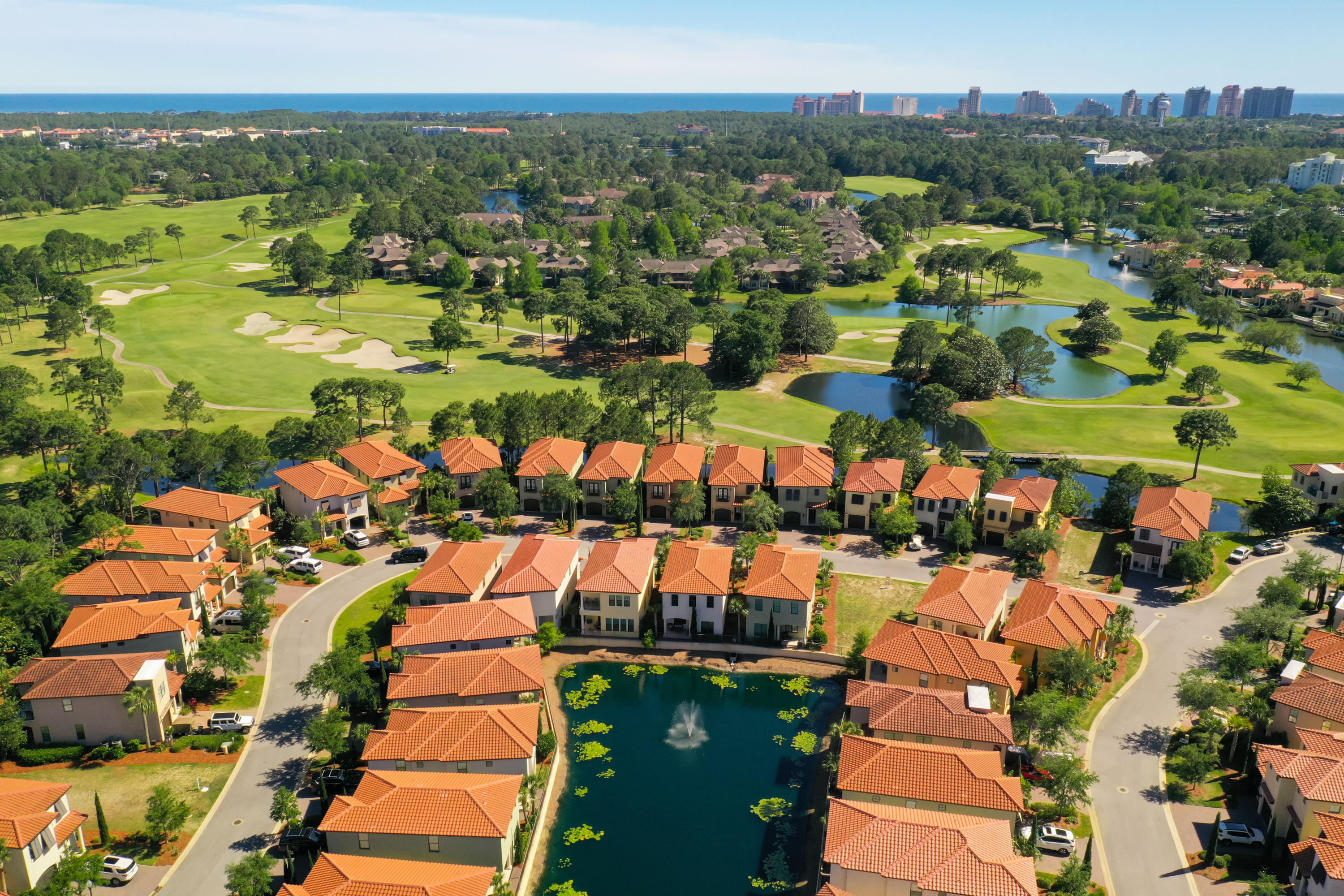 VILLA LAGO - Residential