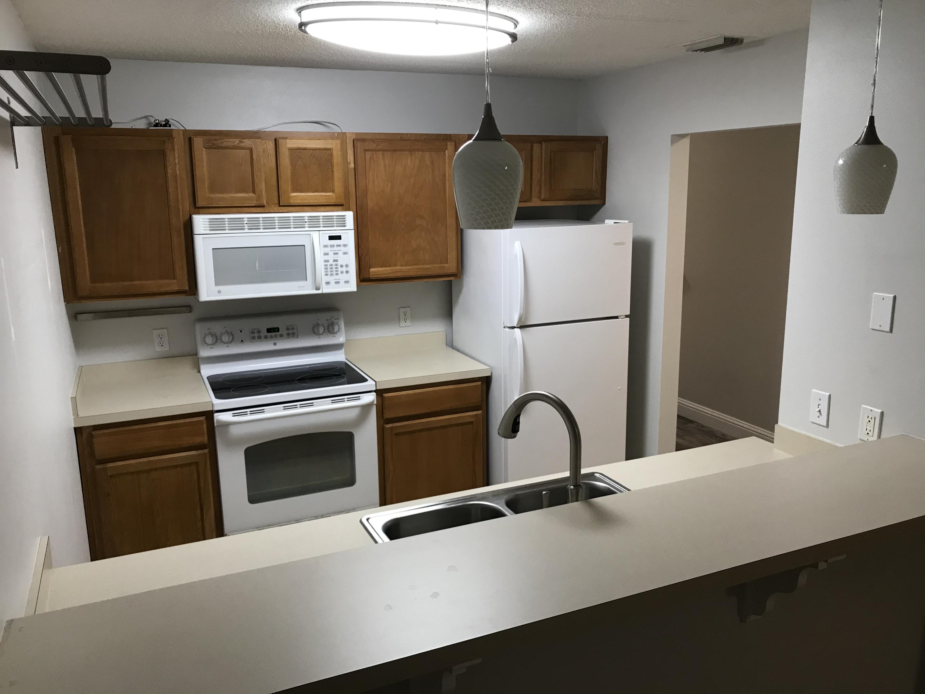 Houston Manor - Residential