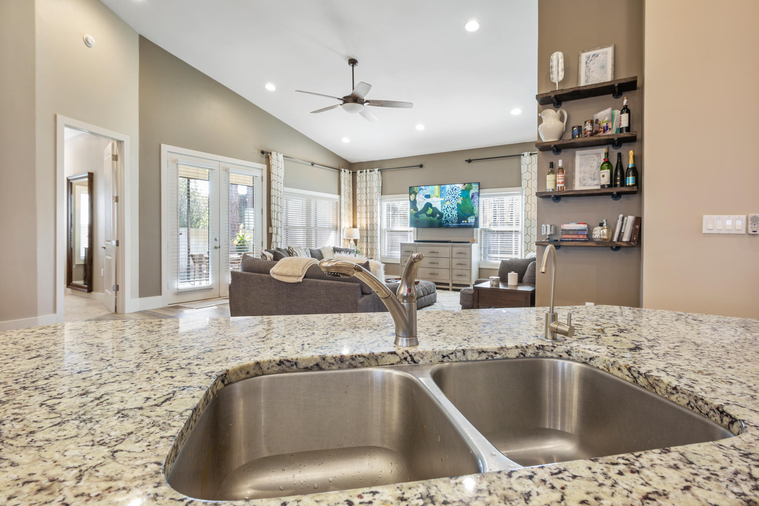HOLIDAY SHORES ESTATES - Residential
