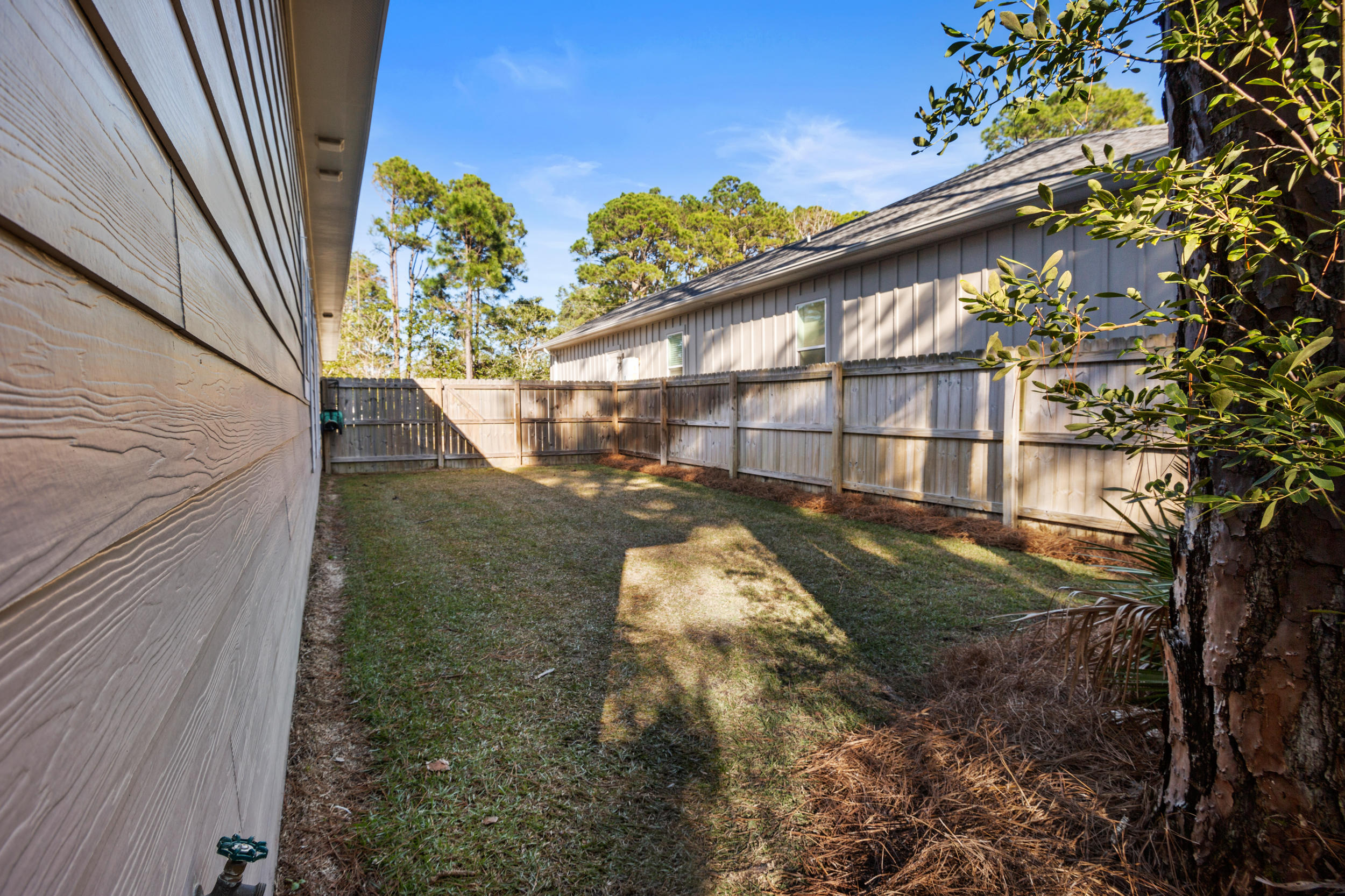 HOLIDAY SHORES ESTATES - Residential