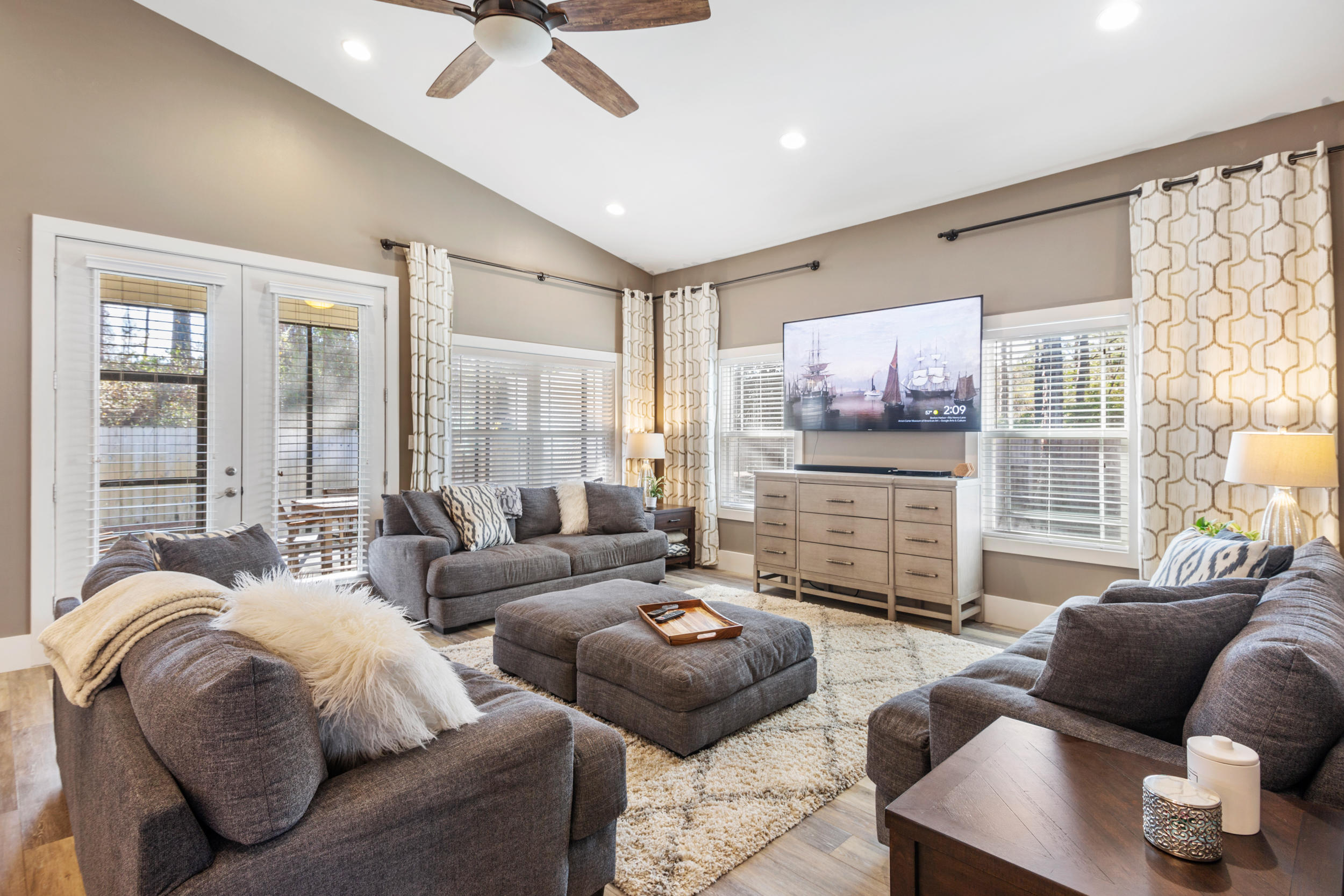 HOLIDAY SHORES ESTATES - Residential