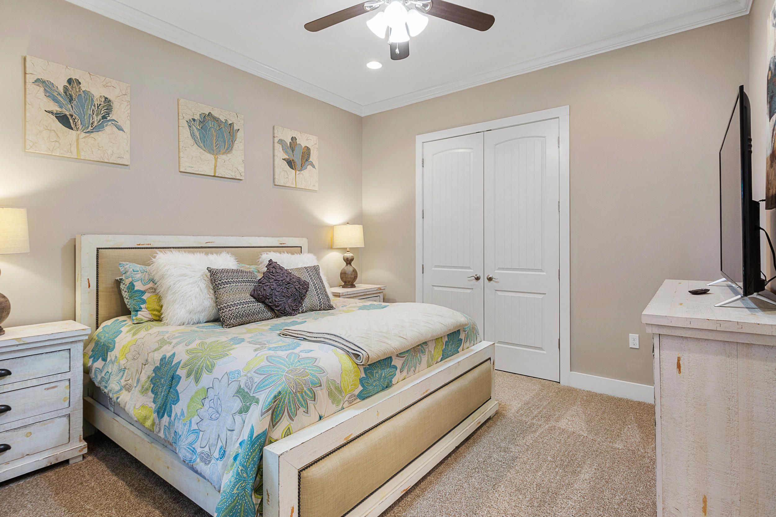 HOLIDAY SHORES ESTATES - Residential