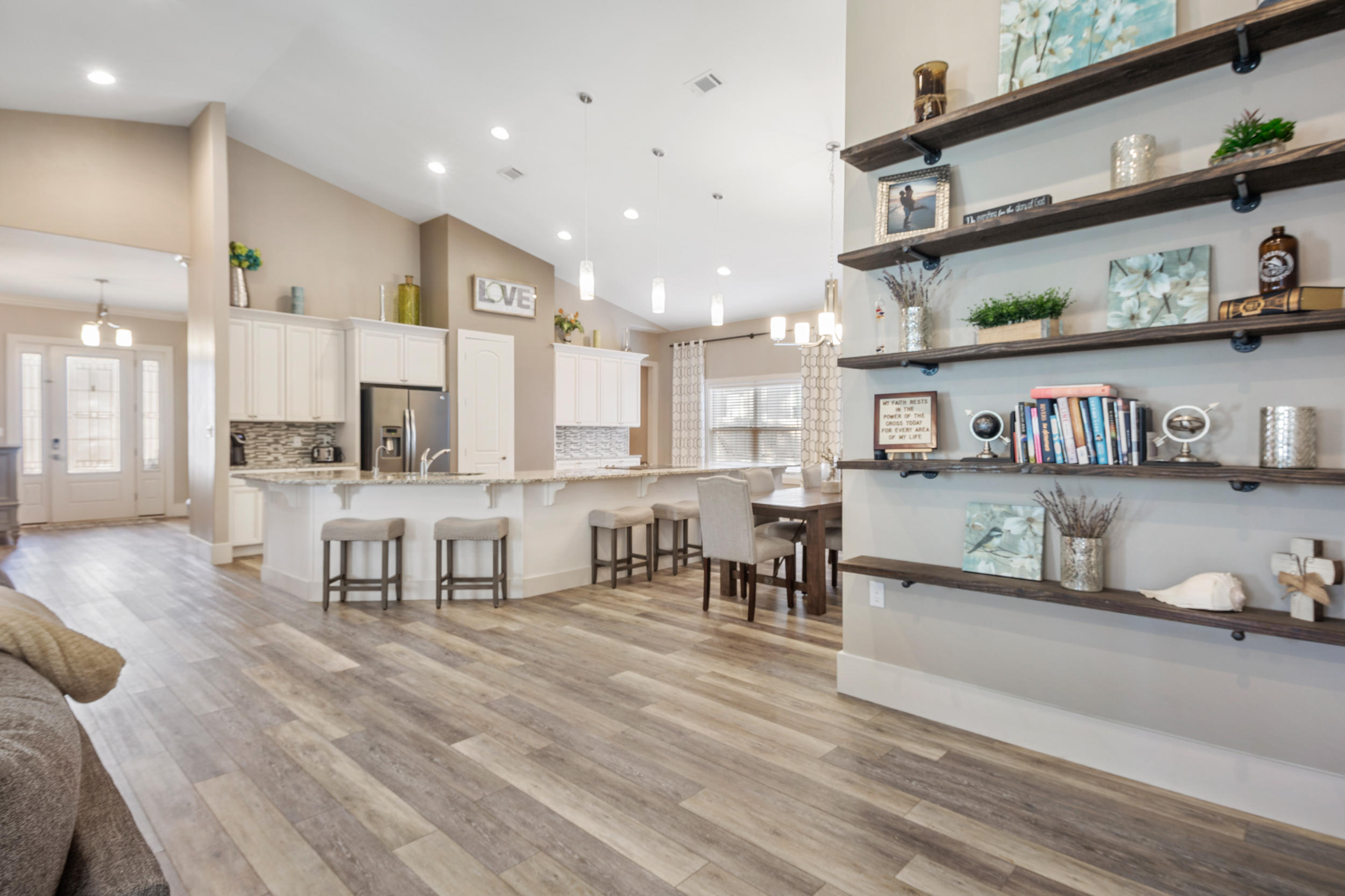 HOLIDAY SHORES ESTATES - Residential