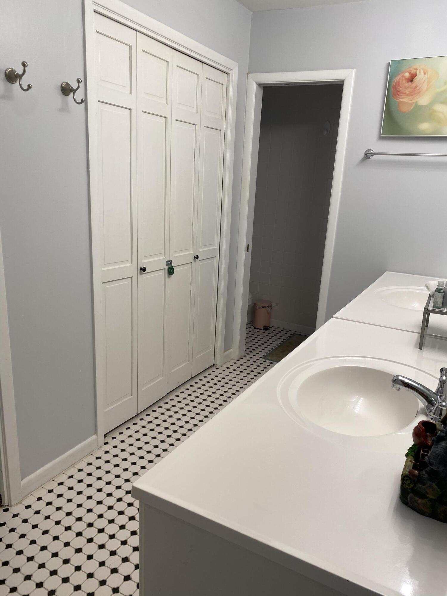 EDGEWATER VILLAGE - Residential Lease