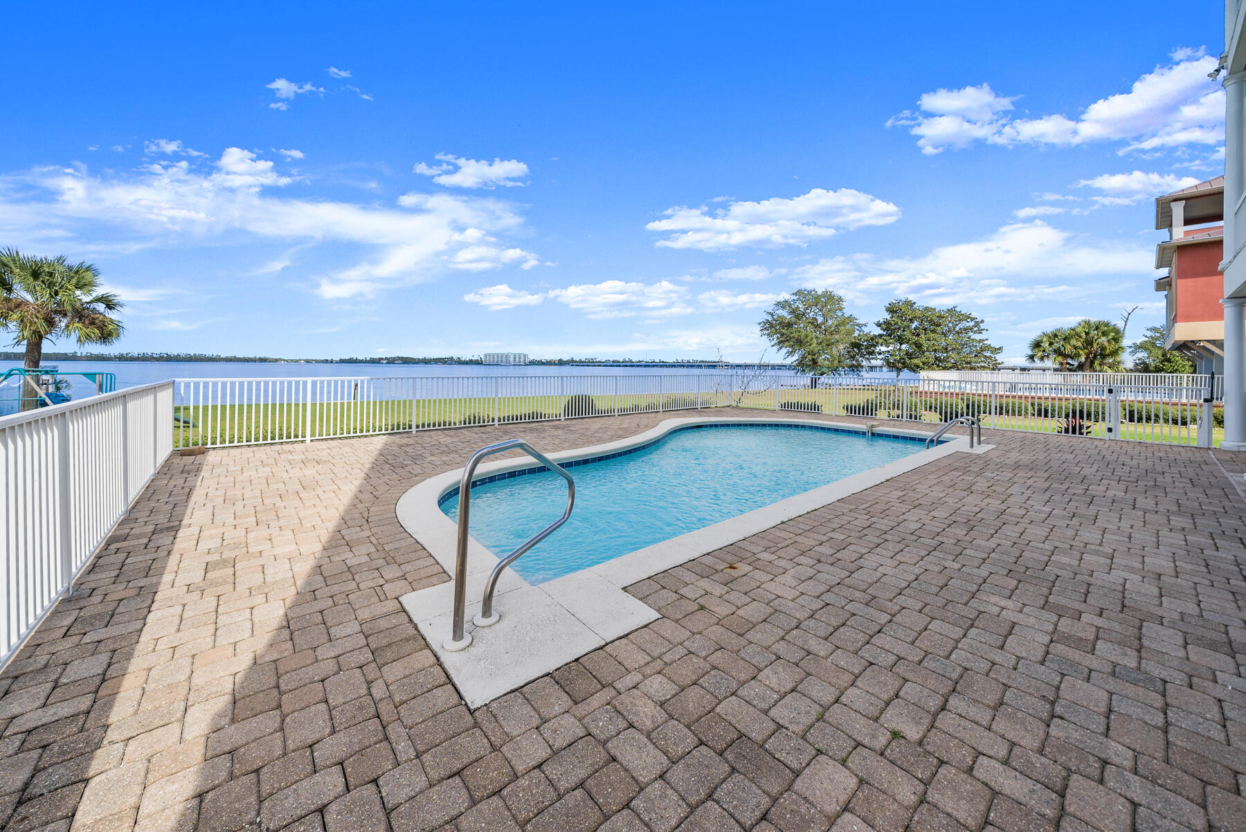 LYNN HAVEN - Residential