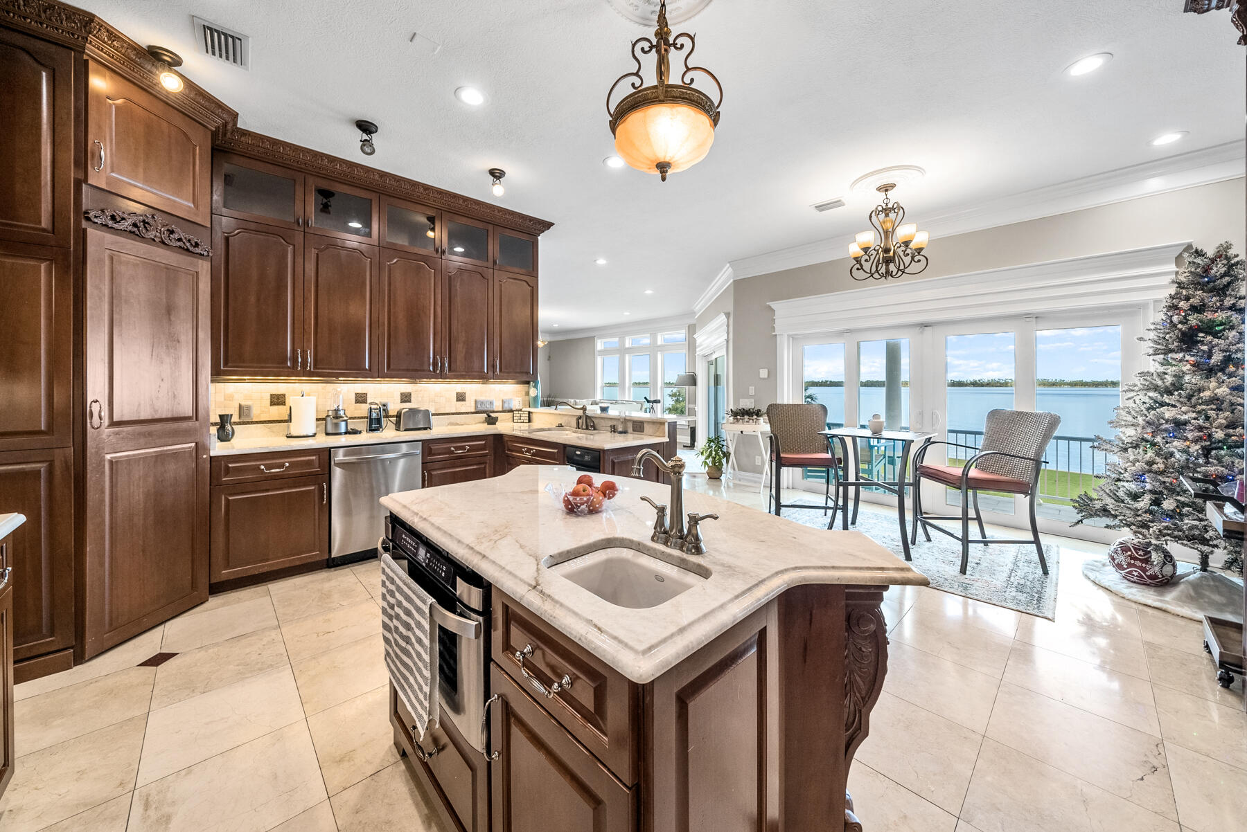 LYNN HAVEN - Residential