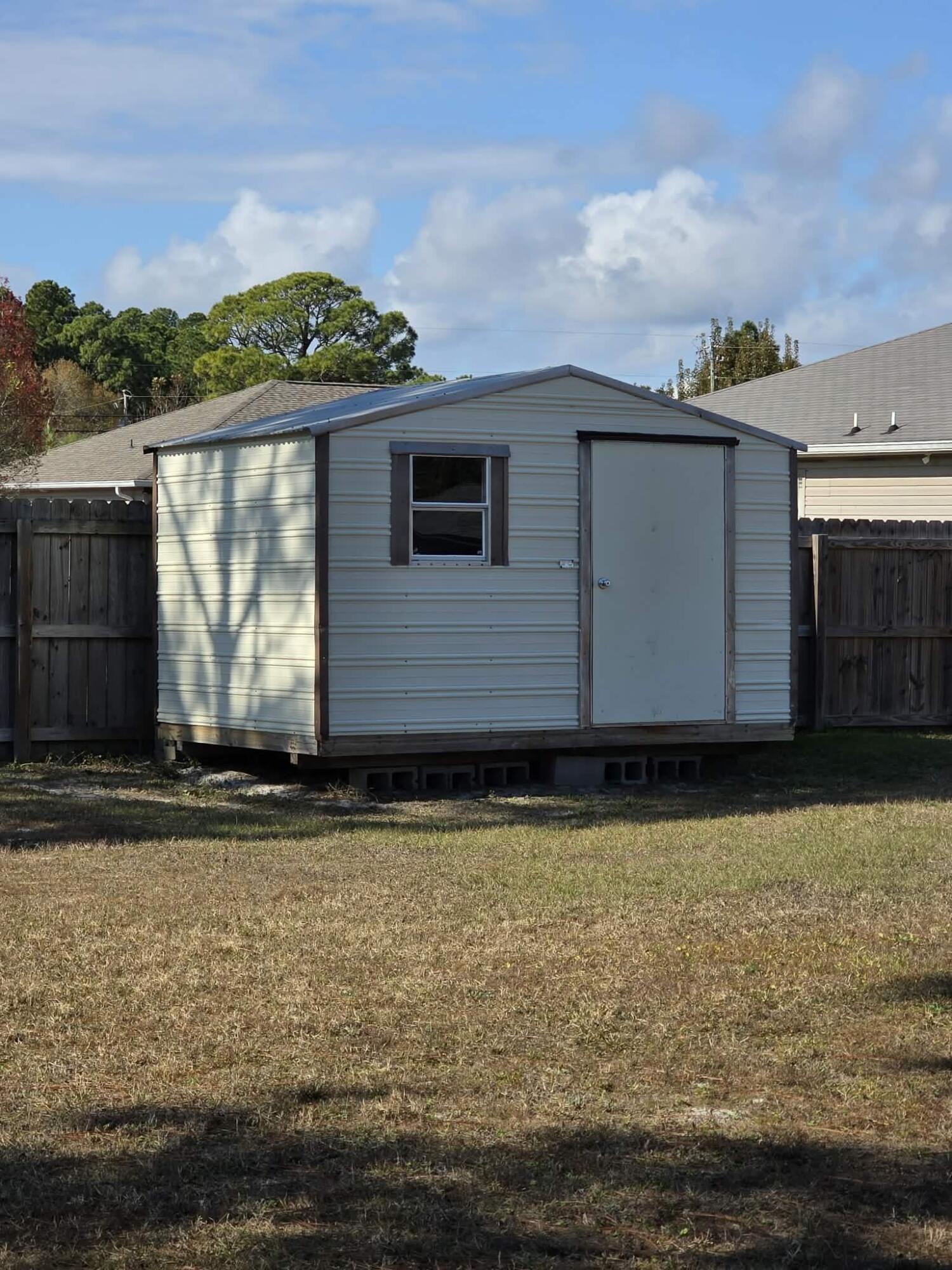 NAVARRE S/D 2ND ADDN - Residential