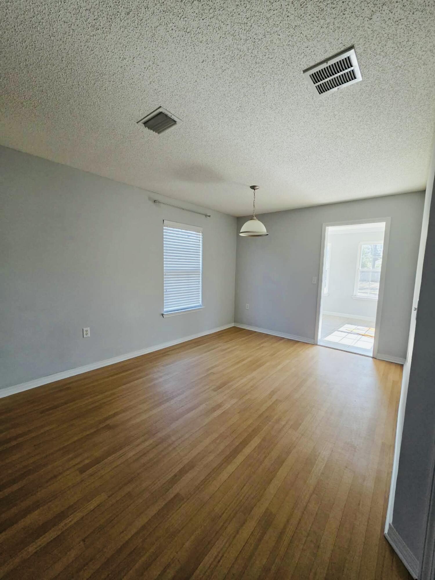 NAVARRE S/D 2ND ADDN - Residential