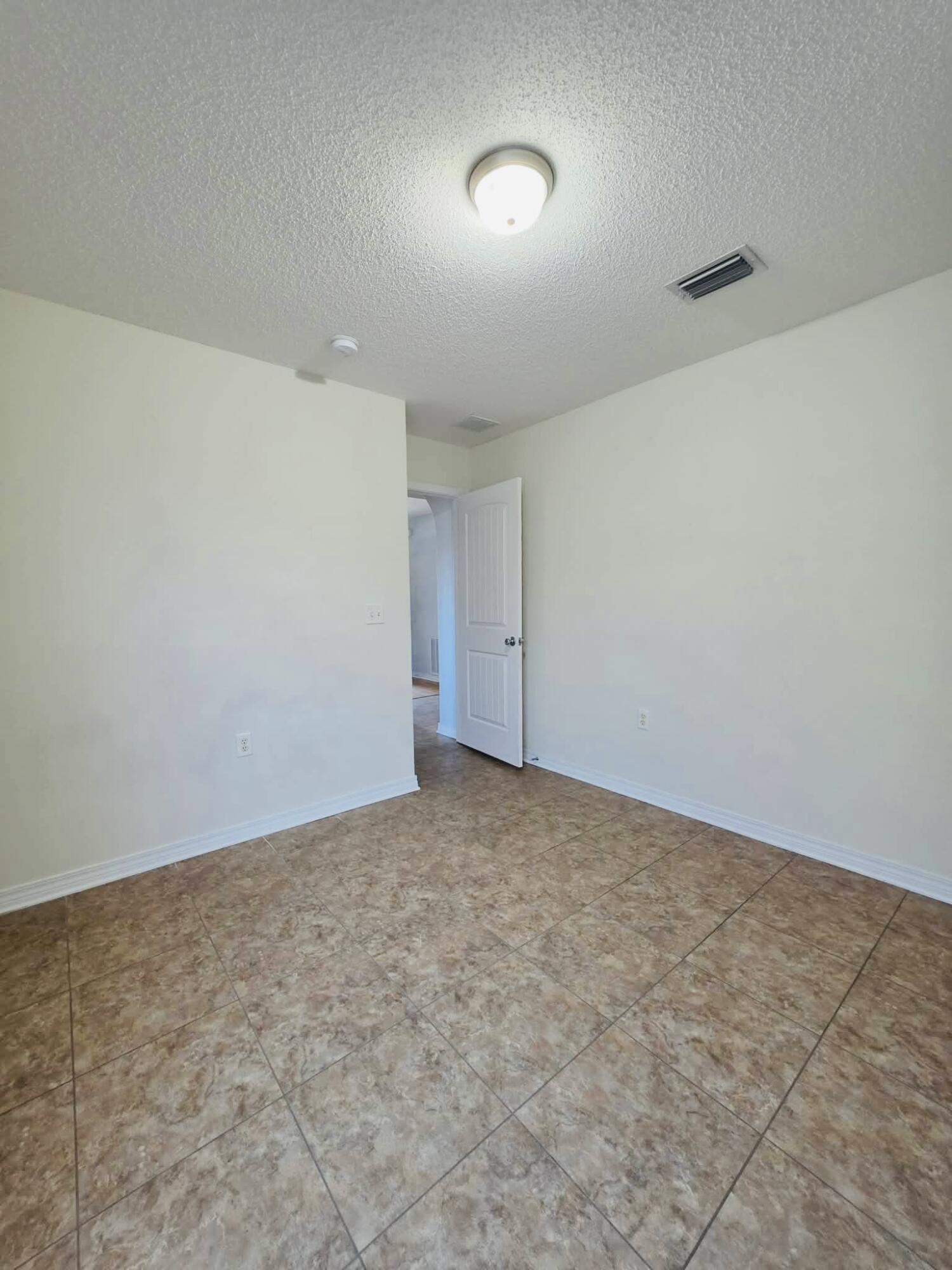 NAVARRE S/D 2ND ADDN - Residential