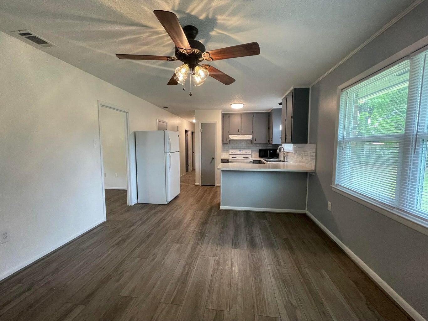 ADAMS POWELL EAST - Residential Lease