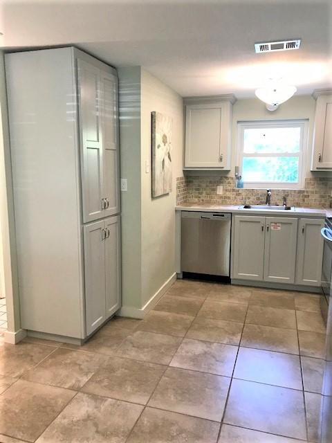 BEACH HIGHLANDS - Residential Lease