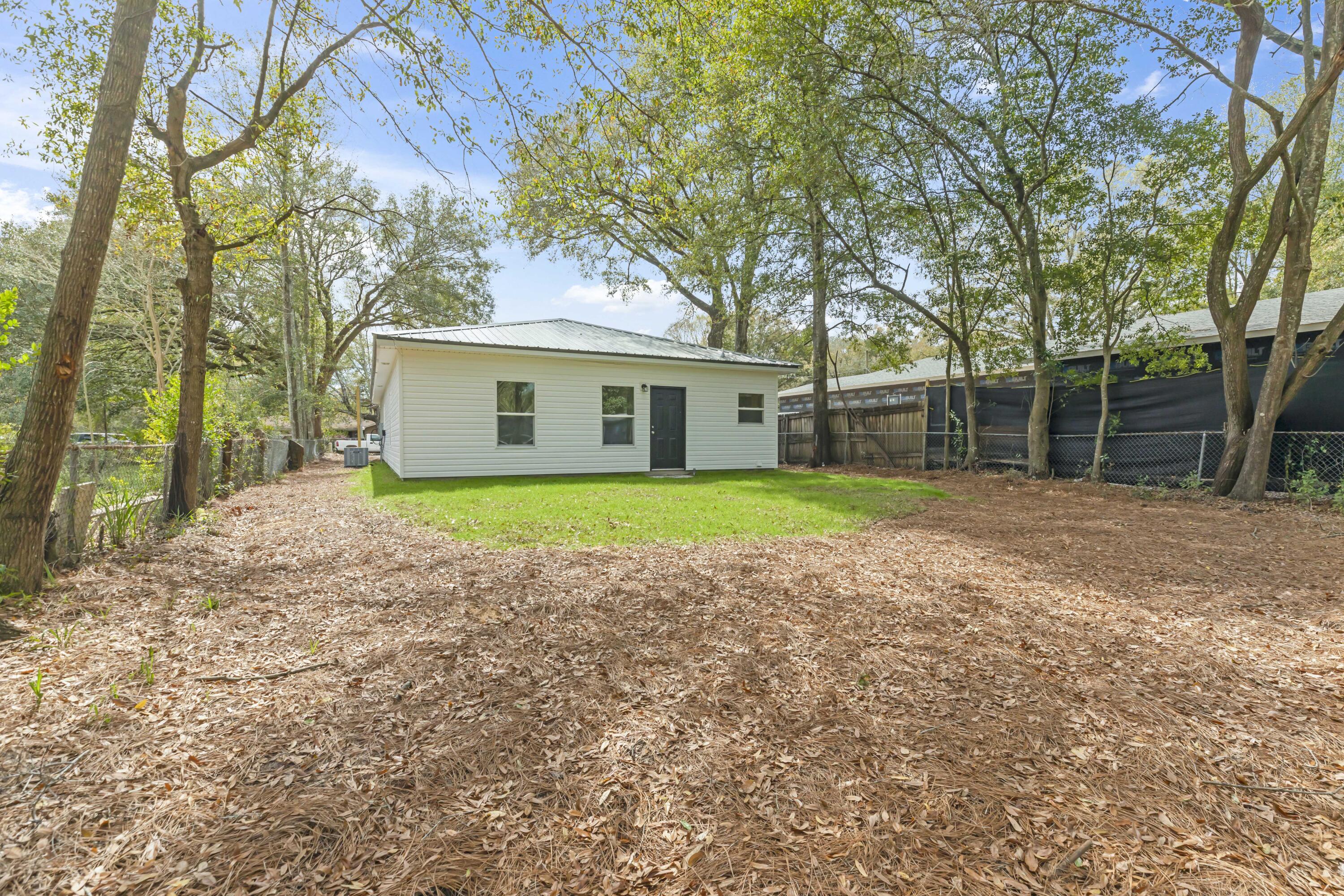 MORRIS ADD CRESTVIEW LOTS 43 & 44 BLK 7 - Residential